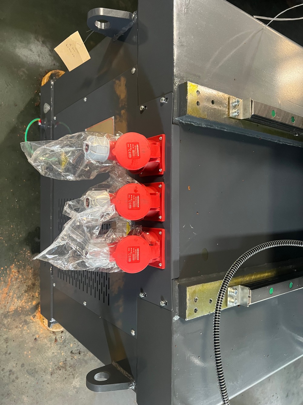 The system also integrates mechanical interlocks