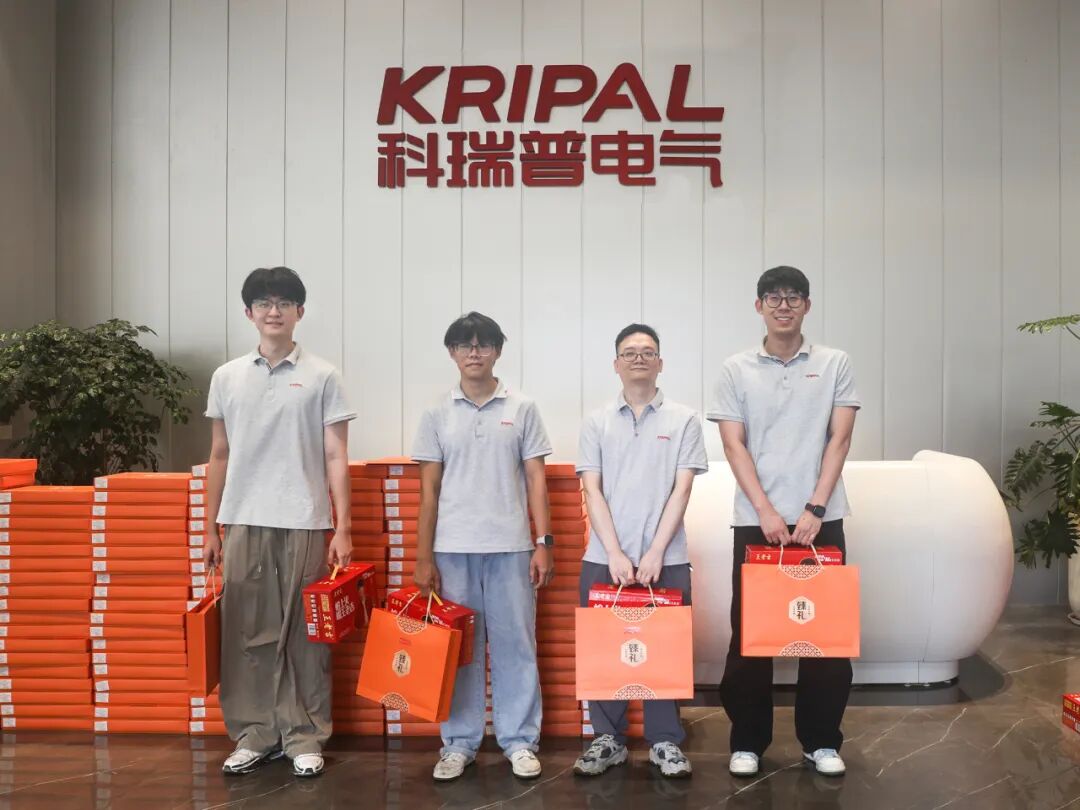 KRIPAL Electric team collecting Mid-Autumn Festival gifts at the distribution point in Zhejiang